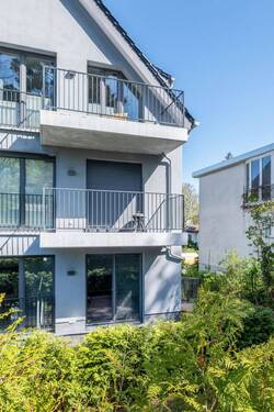 Weitere Hausansicht mit Terrasse - 