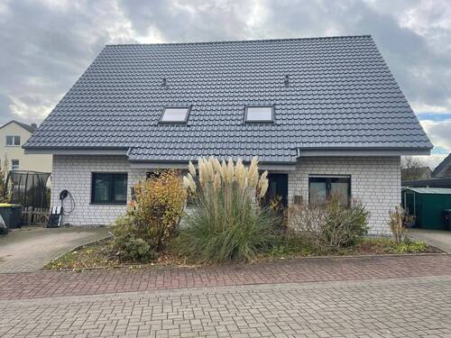 Gesamtansicht - Idyllisches Familienleben in Spenge-Lenzinghausen. Schriftlich anfragen!