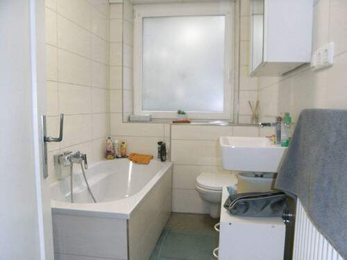 Badezimmer - Etagenwohnung mit 60,00 m&sup2; in Landshut zur Miete