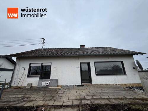 IMG_9405 - Einfamilienhaus mit viel Platz in bevorzugter Ortsrandlage NeustadtRahms!