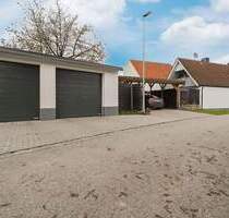 !!! Modernisiertes Einfamilienhaus mit Doppelgarage, Carport und großem Grundstück !!! - Alfeld Waller