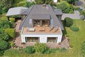 Konzept Illustration (Ki-generiert) - Attraktives Sanierungskonzept: Einfamilienhaus in besonderer Lage Volksdorf mit großem Grundstück