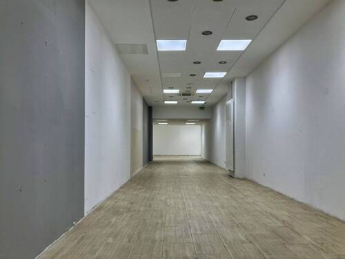 Blick vom Eingangsbereich - Gewerbeobjekt (Büro, Produktion, Verkauf) in Kassel