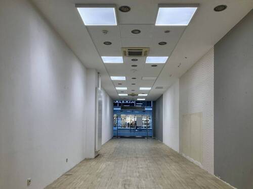 Blick zum Eingang - Gewerbeobjekt (Büro, Produktion, Verkauf) in Kassel zur Miete