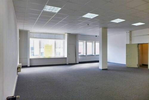 Hinterer Bereich: noch ohne Trennwand!!! - 