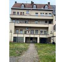 Vielseitiges Mehrfamilienhaus mit Potenzial und Baugrundstück in Bous zu verkaufen - ein Traum für Investoren!