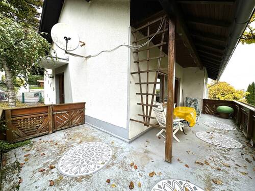 … mit Zugang zum Eingangsbereich - 