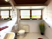 Bad mit Fenster, WC, HWB ,... - 