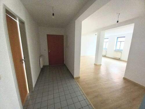 Zur Eigennutzung bereit - Mehrfamilienhaus, Wohnhaus mit 335,00 m&sup2; in Gotha zum Kaufen