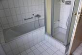 Badewanne + Dusche - 