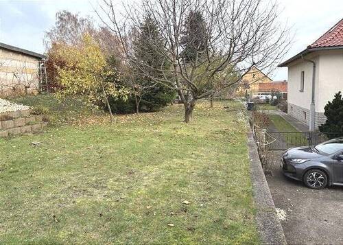 Grundstück - 5 Zimmer Einfamilienhaus in Roßleben