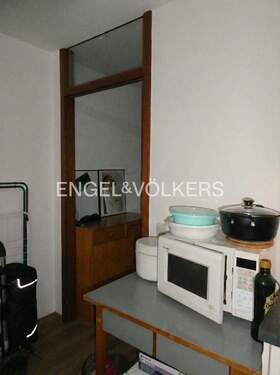 Wohnraum mit Blick zum Flur - 