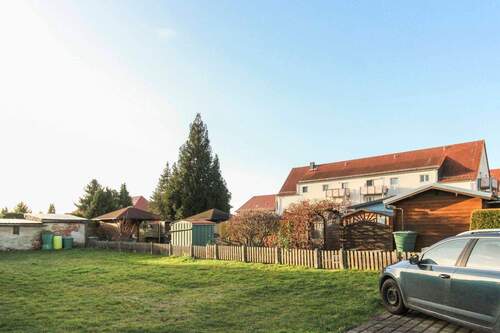 Garten - 1 Zimmer Mehrfamilienhaus, Wohnhaus in Neukieritzsch