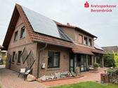 Gartenansicht - Großes Einfamilienhaus in familienfreundlicher Siedlungslage in Eggermühlen