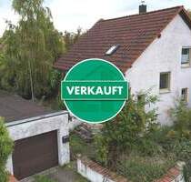 Im Dornröschenschlaf - Sanierungsbedürftiges Einfamilienhaus in ruhiger Lage in Neumarkt-Woffenbach