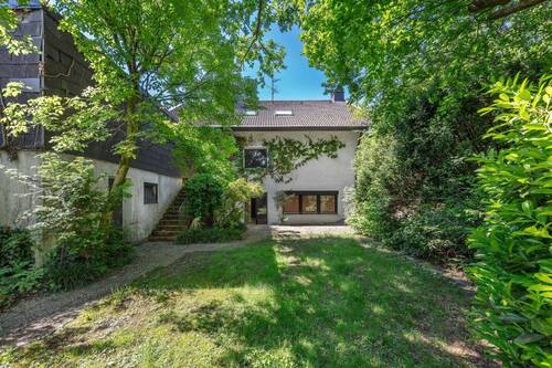 Bild 1 - Freistehendes 185 m2 Ein- oder Zweifamilienhaus in Massivbauweise