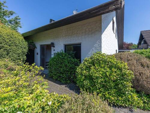 Hauseingang - 6 Zimmer Mehrfamilienhaus, Wohnhaus in Heiligenhaus