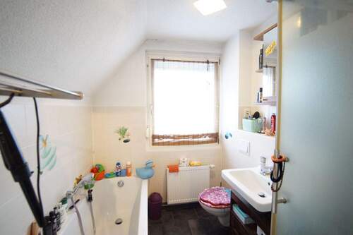 Tageslichtbadezimmer OG - 