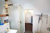Tageslichtbadezimmer OG - 