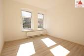 Wohnzimmer.jpg - Schicke 4-Raum-Wohnung zentrumsnah in Aue
