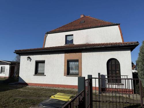 Außenansicht - 4 Zimmer Einfamilienhaus zum Kaufen in Gröditz