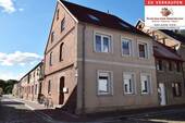 Außenansicht - Mehrfamilienhaus mit 2 freien Wohnungen, zentrale Wohnlage und Ausbaupotenzial