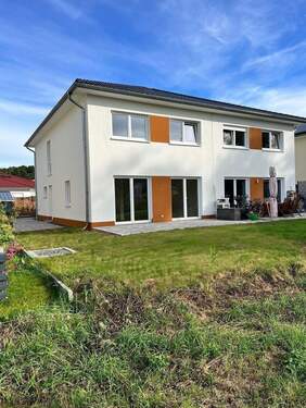 Hintere Ansicht - 5 Zimmer Doppelhaushälfte zum Kaufen in Bestensee