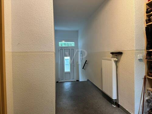 Hauseingangsbereich - 2 Zimmer Etagenwohnung in Dresden