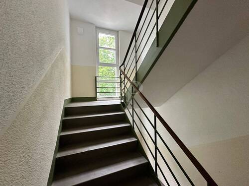 Treppenhaus - Etagenwohnung mit 57,10 m&sup2; in Dresden zum Kaufen