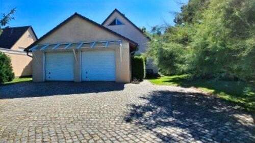 Blick von der Straße - 4 Zimmer Einfamilienhaus zum Kaufen in Neuzelle