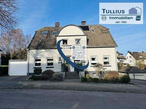 Ansicht - großzügiges, freistehendes Einfamilienhaus mit Terrasse, Garten & Garage in Essen-Schönebeck