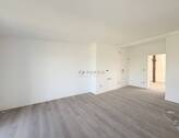 Wohnbereich mit Küche- Bild 2 - 2 Zimmer Etagenwohnung in Stralsund
