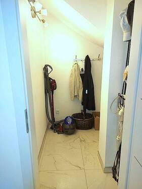 Abstellraum-Garderobe - 