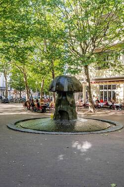 Wasserpilz am Leon-Wessel-Platz - 