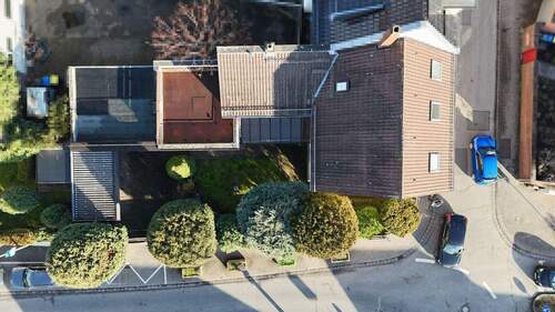 Eckgrundstück - Gepflegtes, großes eventuell Mehrgenerationenhaus