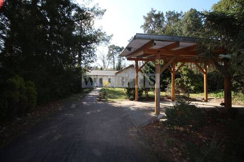Carport und Haus - 