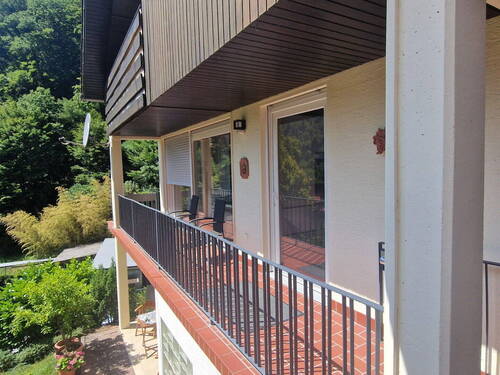 umlaufender Balkon 1. OG - 