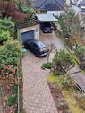 Aufgang zum Haus mit Parkplatz - 8 Zimmer Einfamilienhaus in Neidenfels