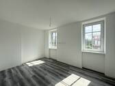 Kinderzimmer - Frisch sanierte 3-Raum-Wohnung im 2. Obergeschoss!