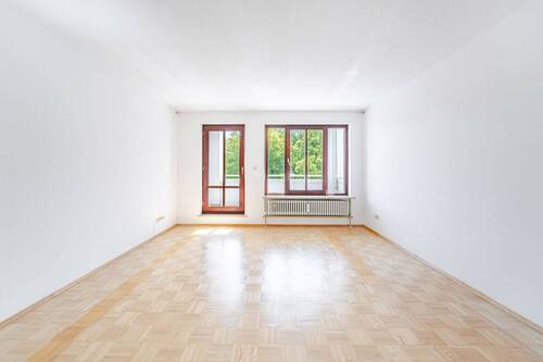 Wohnzimmer - 2 Zimmer Etagenwohnung in München