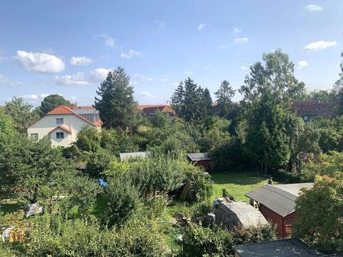 Blick über die Gartenanlage - 