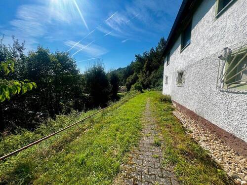 3 - 6 Zimmer Einfamilienhaus in Beratzhausen