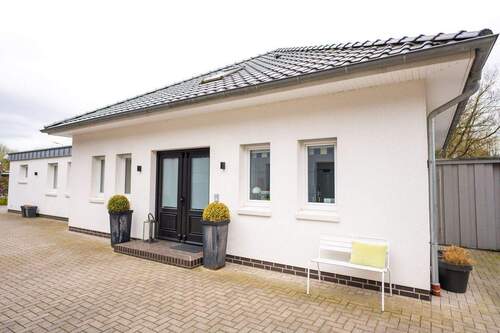 Außen Ansicht Wohnhaus - 