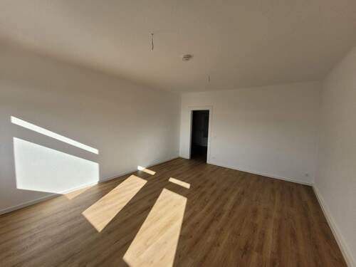 Wohnzimmer 2.jpg - 3 Zimmer Etagenwohnung in Heidenau