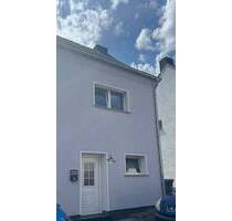 Vermietete kleine Doppelhaushälfte in ruhiger Seitenstrasse mit schönem Weitblick in VK-Ludweiler zu verkaufen - Völklingen