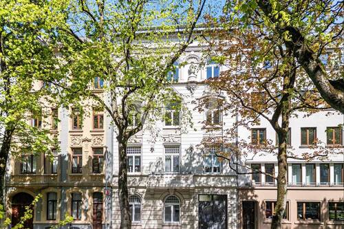 Hausfrontansicht - 4 Zimmer Etagenwohnung zum Kaufen in Aachen