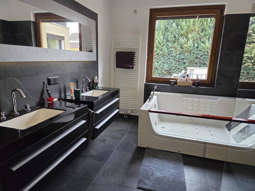 Tageslichtbad oben - Bungalow mit 229,00 m&sup2; in Berlin - Rudow zum Kaufen