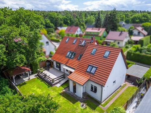 Drohnenansicht - 7 Zimmer Einfamilienhaus zum Kaufen in Schwielowsee