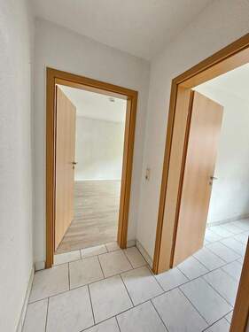 Flur - Etagenwohnung mit 48,00 m² in Magdeburg zur Miete
