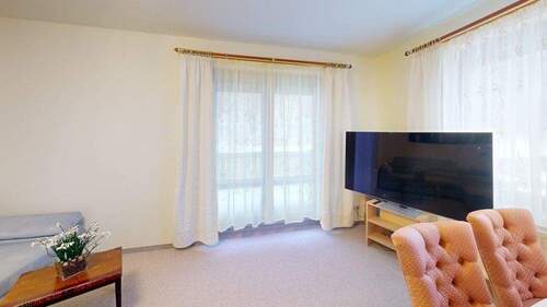 Schwedderbergstrae-36-Living-Room 1 - 